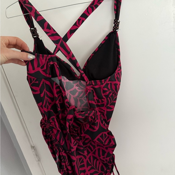 Pink and Black Patterned Swimsuit Top - Picture 3 of 3